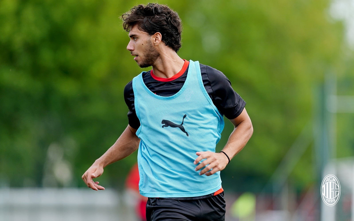 关于国际米兰冲刺阶段战术微调，志在德甲名次提升，目标明确，更衣室氛围转暖的信息